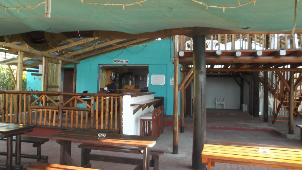 Jungle Monkey Backpackers Hostel Port Saint John's Exterior photo